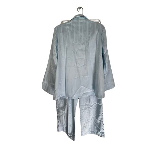 NWT Miss Elaines Essentials Powder Blue Long Sleeve Pajamas Top & Pants Size M - Picture 7 of 12